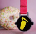 Medal metalowy cięty laserem z kolorowym nadrukiem - medal biegi 2.png