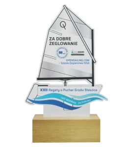 Statuetka na regaty żeglarskie - statuetka żaglówka z własnym nadrukiem