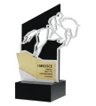 Statuetka customowa jeździectwo - trofeum skoki przez przeszkody1.webp