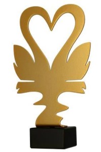 Złota statuetka metalowa serce ML-HEA4-PW