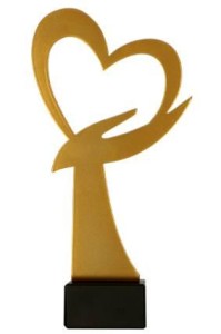 Złota statuetka metalowa serce ML-HEA6-PW