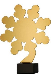 Złota statuetka metalowa śnieżynka ML-SNO2-PW