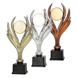 Plastikowy puchar 9310 - nowoczesne trofeum